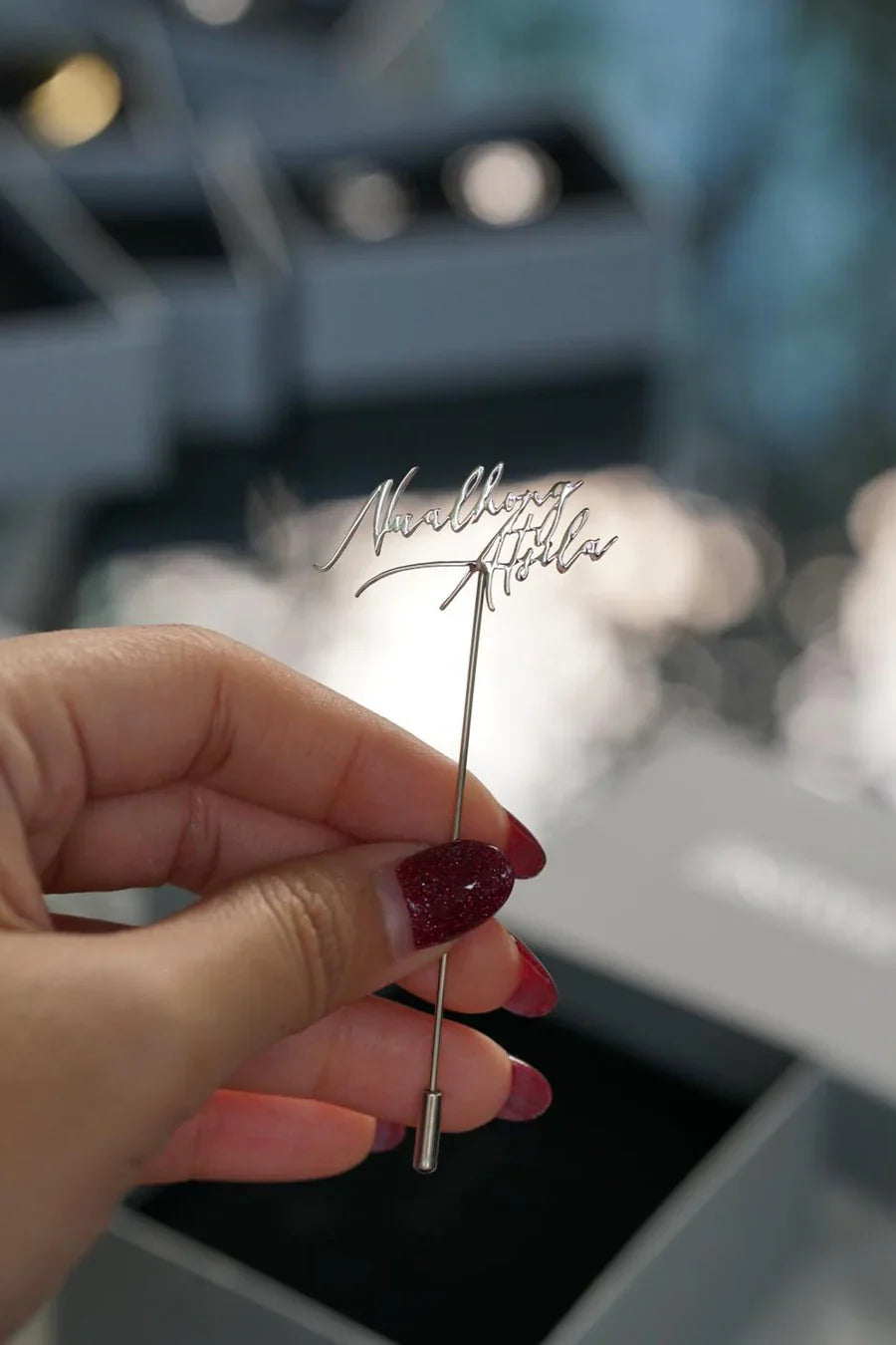 SIGNATURE LAPEL PIN